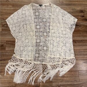 Torrid Ivory Lace Fringe Kimono Size 3/4